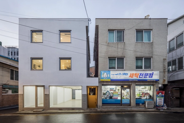 ARCHIVED MASS / AGIT STUDIO - Exterior Photography, Renovation, Facade, Door