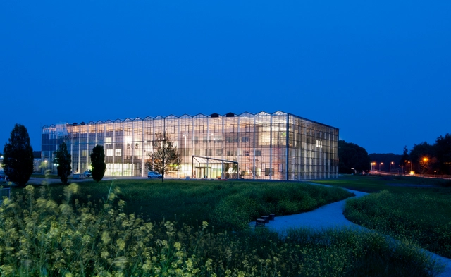Greenhouse Technology in Architecture: Building Bright Spaces for the Future - Featured Image