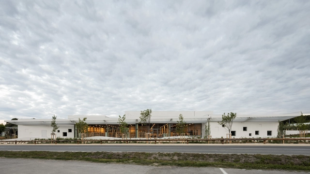 Centro Cultural L'Étincelle / atelier d'architecture King Kong - Fotografia de Exterior, Centro Cultural, Fachada, Costa