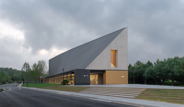 The Big Barn  / Atelier Deshaus - Exterior Photography, Cultural Center, Facade