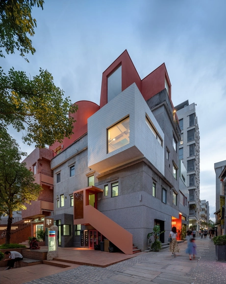 Edifício de Uso Misto Nantou / URBANUS - Fotografia de Exterior, Renovação, Fachada, Escada