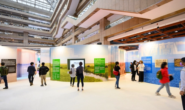 Taipei International Book Exhibition – Netherlands Pavilion / MVRDV - Interior Photography, Pavilion, Facade