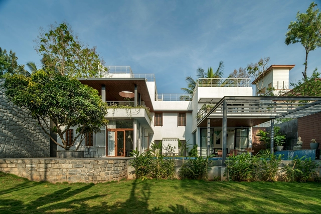 Residência Siri / Design Kacheri - Fotografia de Exterior, Casas, Jardim, Fachada, Cerca