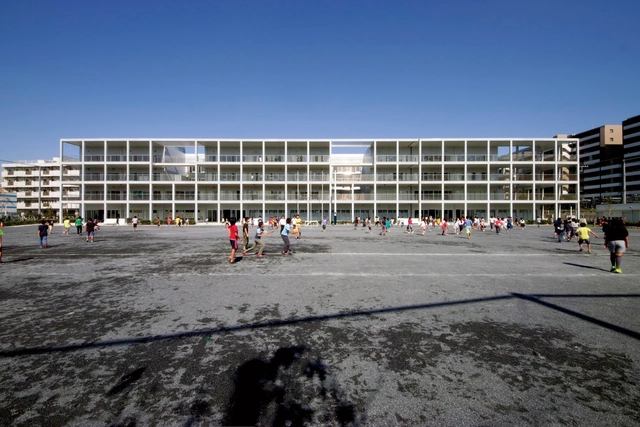 Escuela Koyasu / Riken Yamamoto - Fotografía exterior, Escuela Primaria, Fachada