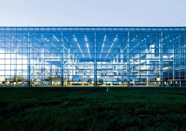 Universidad del Futuro en Hakodate / Riken Yamamoto - Fotografía exterior, Universidad, Fachada