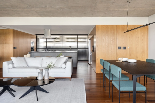 Apartamento Caramelo / CoDA Arquitetura - Fotografia de Interiores, Renovação, Cozinha, Porta, Mesa