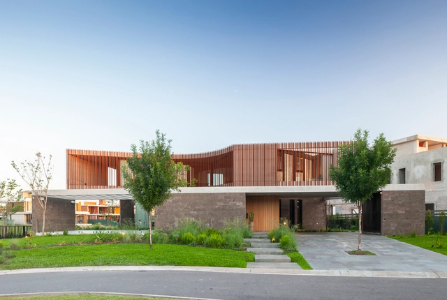 Casa Órbita / Estudio PK - Fotografía exterior, Casas, Fachada, Puerta