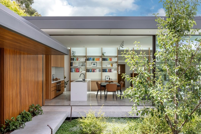 Pear Tree House / Glasshouse - Houses