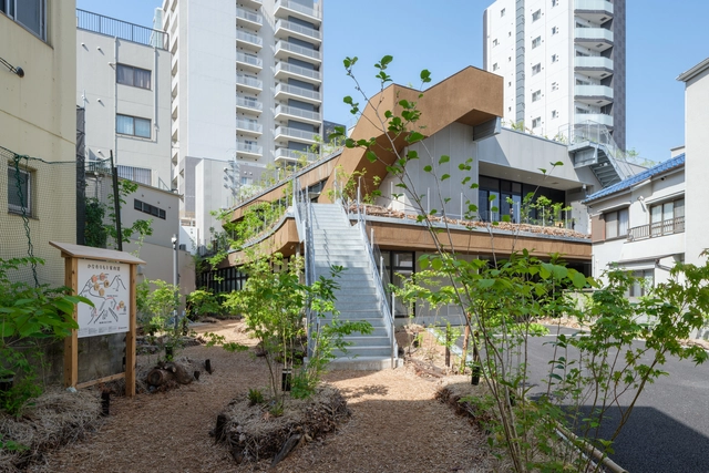 KANAME NO MORI: Edifício Comercial Keystone Forest / Nori Architects + Takada Landscape Design Co. - Fotografia de Exterior, Arquitetura Comercial, Fachada