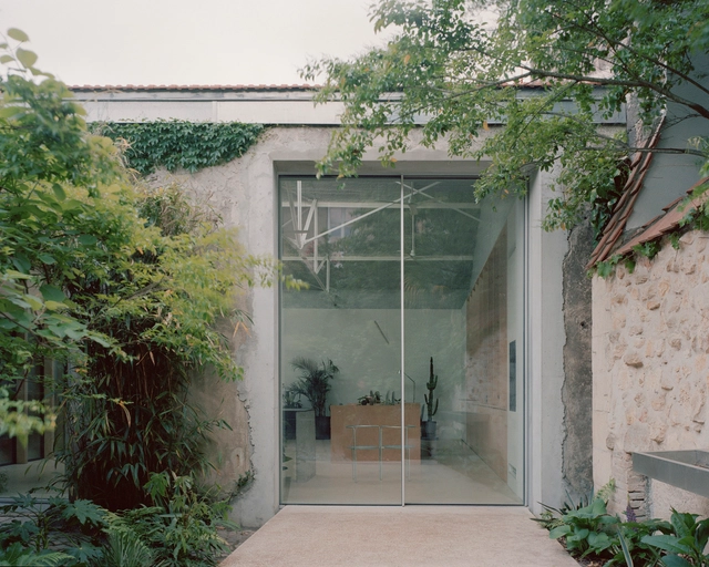 L’Atelier  / A6A - Fotografía exterior, Edificio De Oficinas, Jardín, Puerta, Fachada