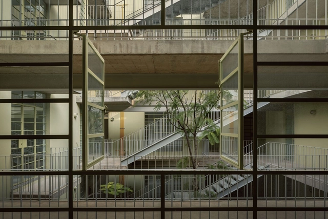 Simetría en la arquitectura: 15 viviendas colectivas contemporáneas en Latinoamérica - Imagen Principal