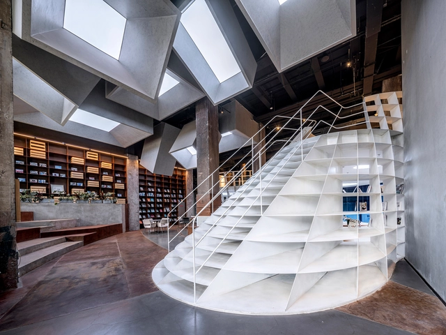 Bookstore in the Blast Furnace / hyperSity architects - Adaptive Reuse