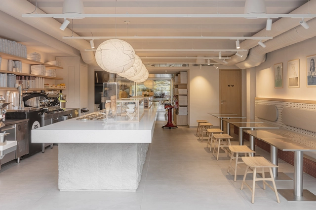 Restaurant MIG / Studio Fluid - Interior Photography, Restaurant, Table, Lighting, Chair