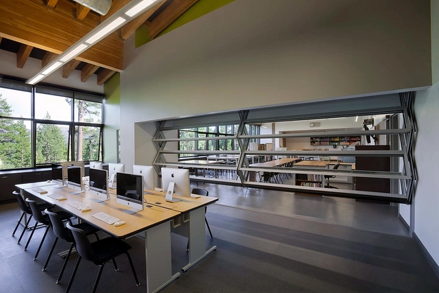 Movable Walls: The Transformative Effect of Retractable and Folding Partitions - Featured Image