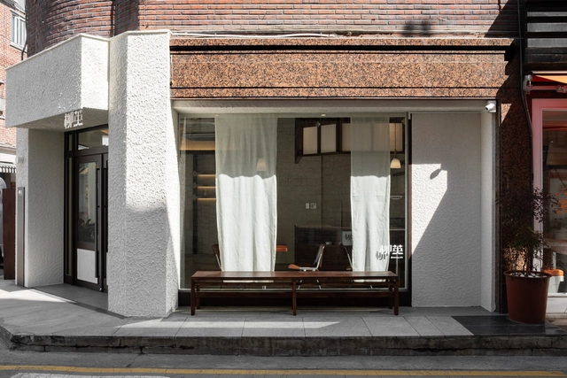 UYOUNG Cafe / DEEF - Interior Photography, Coffee Shop Interiors, Door, Facade, Column