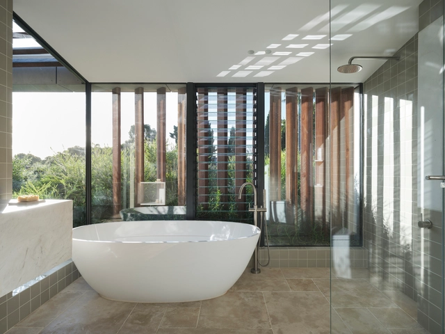 Cómo mejorar la luz natural y la ventilación en el baño con ventanas de ducha - Imagen Principal