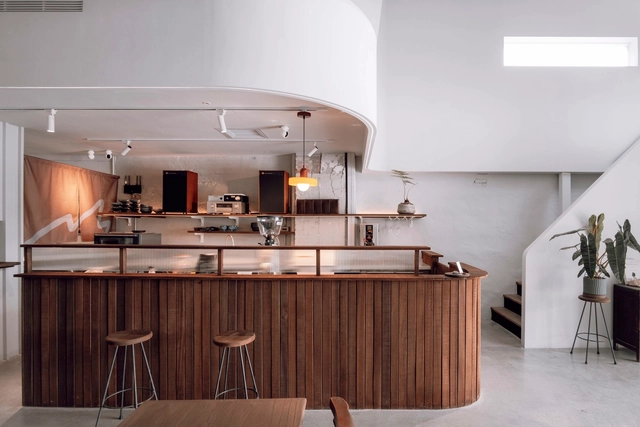 Bistro Me&Island / Atelier [inter] Island - Interior Photography, Coffee Shop Interiors, Kitchen, Countertop, Table, Chair