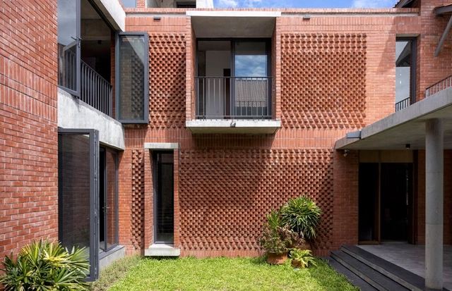 Residência Maayer Anchol / INDESOL architects + Neoformation architects - Fotografia de Exterior, Casas, Fachada