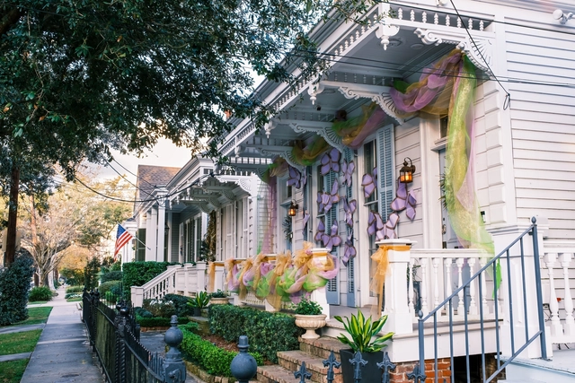 Lessons From the Porch: Building Community at the Domestic Threshold - Featured Image