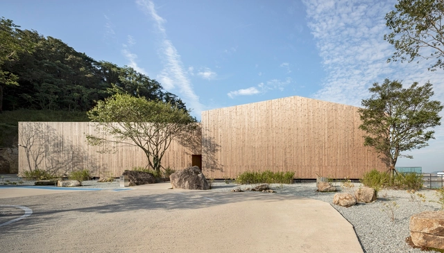 SUKSAN Café / MTT - Coffee Shop