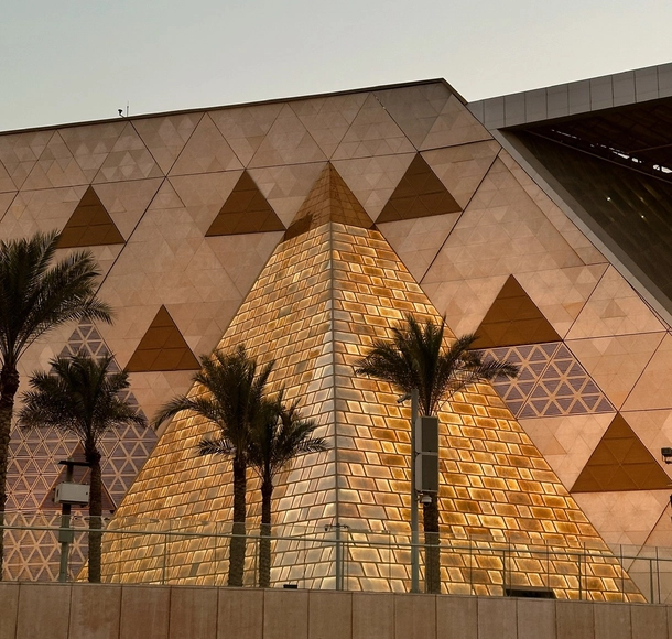 El Gran Museo Egipcio: Un viaje fotográfico desde el pasado al presente en El Cairo - Imagen Principal