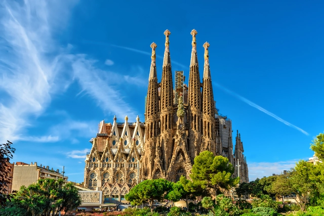 Se espera la finalización de la emblemática Sagrada Familia de Barcelona tras 144 años en construcción - Imagen Principal