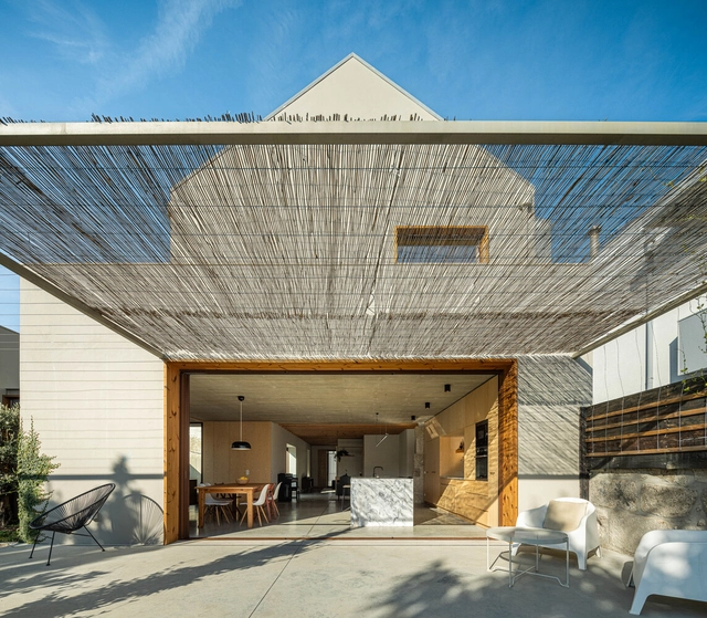 Fonte Velha House / Martins Pimenta - Arquitetura e Construção - Exterior Photography, Houses, Facade, Beam