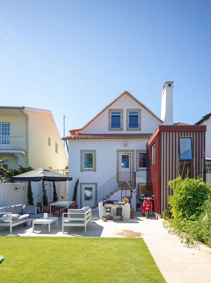 Recuperação de casa em Ovar / Nelson Resende Arquitecto - Fotografia de Exterior, Restauração, Fachada, Cadeira, Mesa