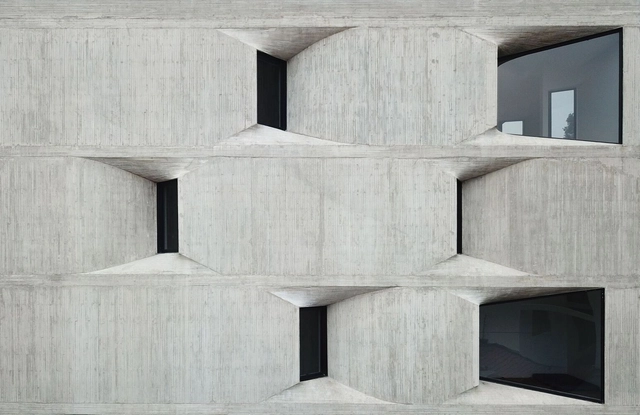 Jugando con la transparencia: 4 proyectos que desafían la construcción tradicional de ventanas - Imagen Principal