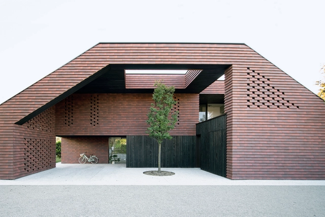 Frame House / OFIS Architects - Houses
