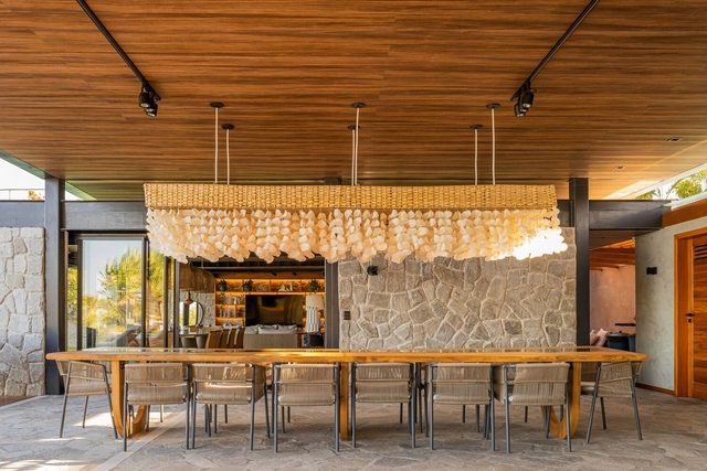 Casa da Lagoa / Ana Fiuza Arquitetura + Marcelo Franco Arquitetos Associados - Fotografia de Interiores, Casas, Viga, Mesa, Cadeira
