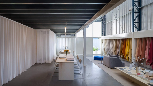 Showroom Tienda Mayor / Florencia Rissotti Arq - Fotografia de Interiores, Showroom, Cozinha, Fachada, Mesa