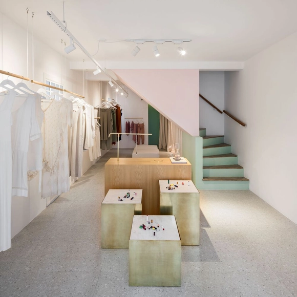 Tienda RentStyle / Dezembro Arquitetos - Fotografía interior, Interiores Comerciales, Escaleras