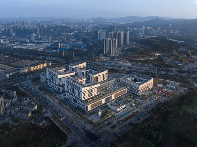 深圳市中医院光明院区 / 孟建民团队 - 建筑图, 医院, 城市