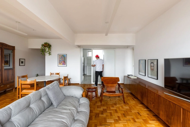 Apartamento Rio Branco / Estúdio Brasileiro de Arquitetura + Ateliê AU - Fotografia de Interiores, Interiores De Apartamentos, Cadeira, Mesa