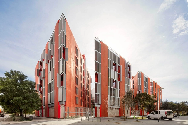 72 viviendas sociales en Marina del Prat Vermell / MIAS Architects + Coll-Leclerc Arquitectos - Fotografía exterior, Vivienda Social, Fachada