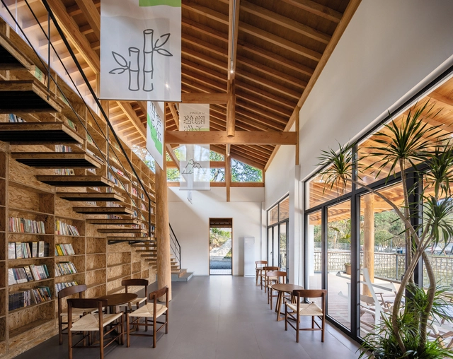 Livraria e Cafe Dashali Rural / ZhiXing Architects - Fotografia de Interiores, Interiores De Cafeterias, Viga, Mesa, Cadeira