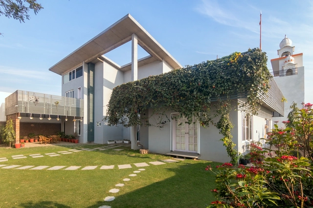 Nilaya Residence / IDIEQ - Houses