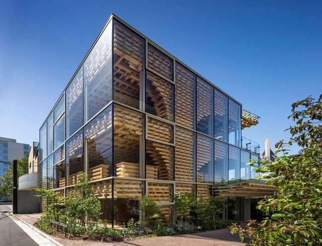 AEAJ Green Terrace / Kengo Kuma & Associates - Exterior Photography, Institutional Buildings, Facade