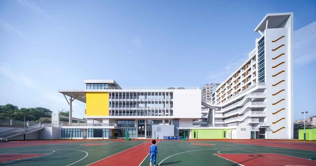 深圳市龙华区福城实验学校 / 深圳大学建筑设计研究院有限公司“钟中+钟波涛”工作室 - 中小学校