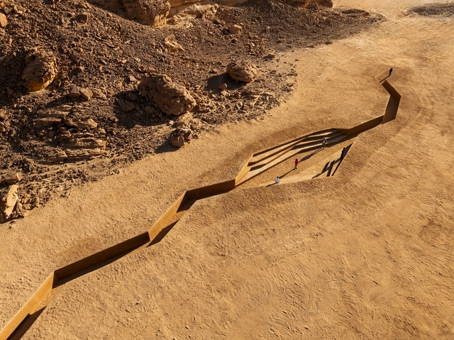 Instalação Desert X - When the Earth Began to Look at Itself / Syn Architects - Instalações Temporárias