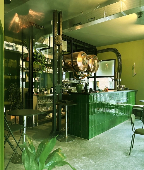Nuna Bar / Conjuntos Empáticos - Fotografía interior, Bar, Sillas