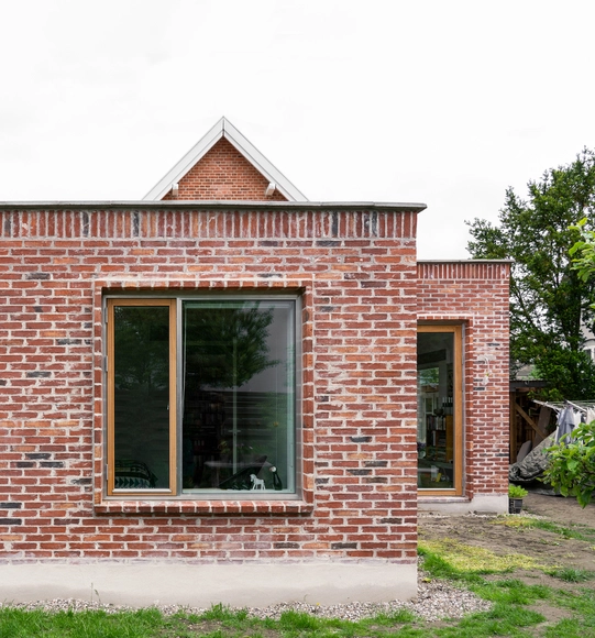 Casa para una abuela  / Philip Lütken - Fotografía exterior, Casas, Puerta, Fachada
