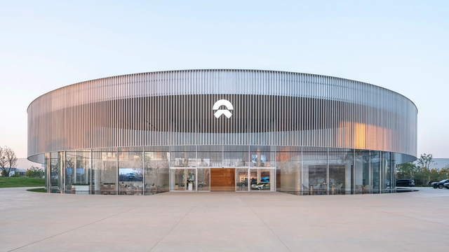 Sede NIO no Parque Industrial Hefei Xinqiao / SHL - Fotografia de Exterior, Showroom, Fachada