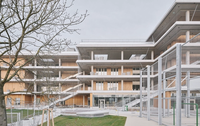 Primary and Secondary School Leopold Kohr-Straße / Franz&Sue - High School
