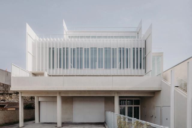 136 Quai des Chartrons / ZW/A zweyacker & associés - Exterior Photography, Renovation, Facade, Handrail, Stairs