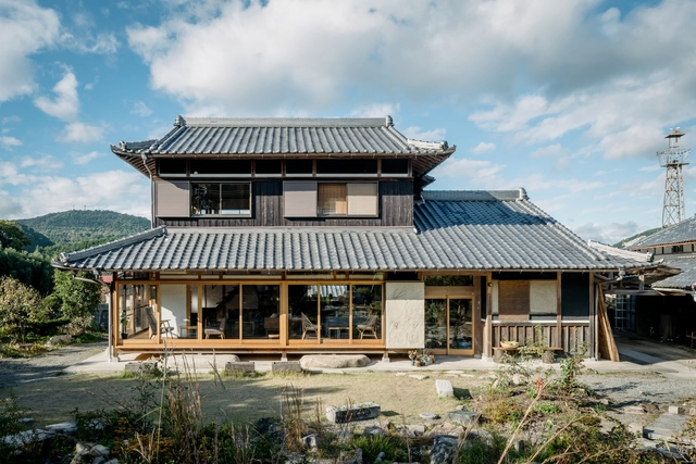 TOGO BOOKS nomadik / Coil Kazuteru Matumura Architects - Exterior Photography, Store, Facade