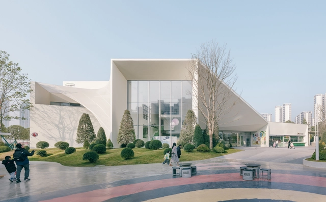 Dotsss Children’s Museum / DL atelier - Exterior Photography, Other Facilities, Facade, Bench