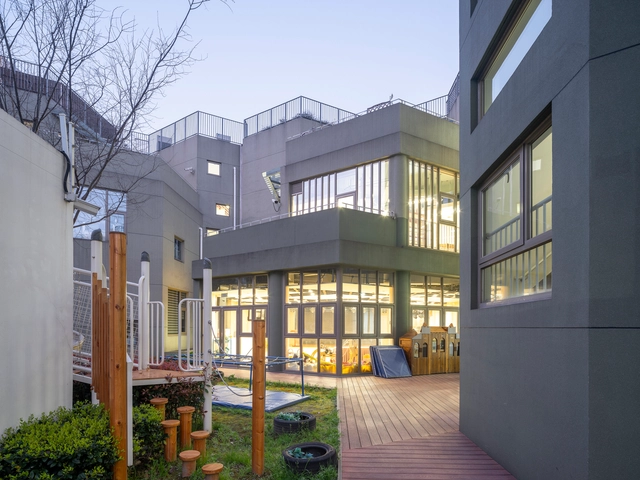 Jing'an Yuyao Road Kindergarten Branch / Atelier Liu Yuyang Architects - Exterior Photography, Kindergarten, Facade