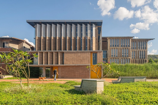Cooperativas Tecnológicas / Carlos Antonio Pérez Hernández - Edificio De Oficinas